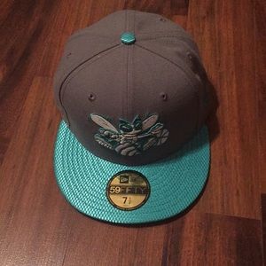 New Era hornets hat size 7 1/2